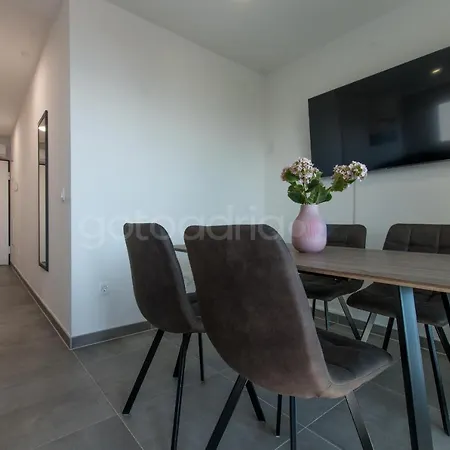 Sea View Apartments Diana Makarska Exterior photo